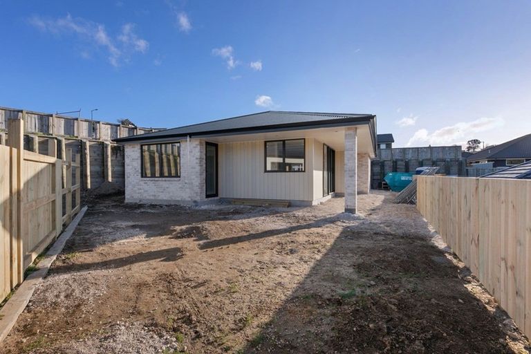 Photo of property in 124 Adler Drive, Ohauiti, Tauranga, 3112