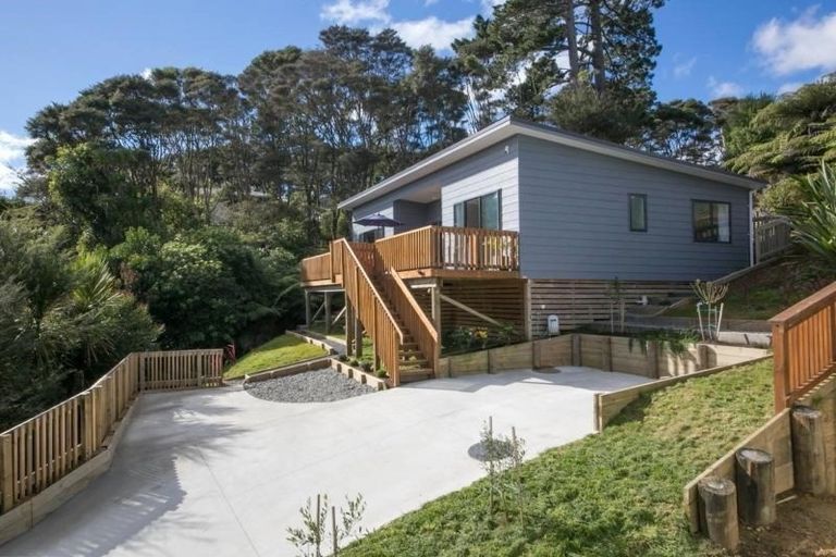 Photo of property in 518c West Coast Road, Oratia, Auckland, 0604