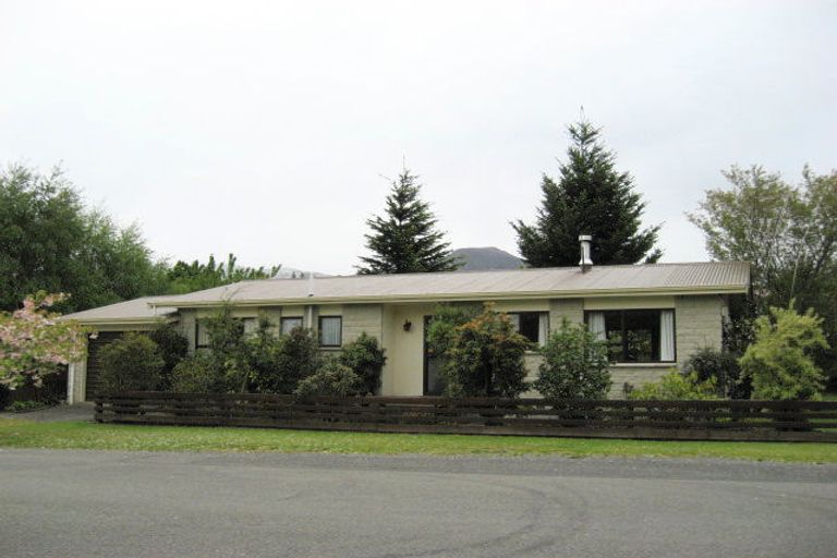 Photo of property in 24 Bath Street, Hanmer Springs, 7334