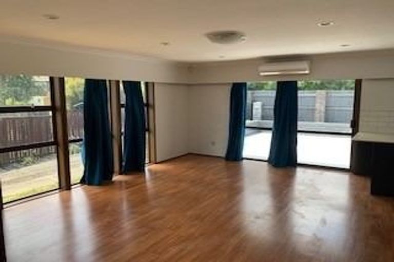 Photo of property in 1/50 Edgeworth Road, Glenfield, Auckland, 0629