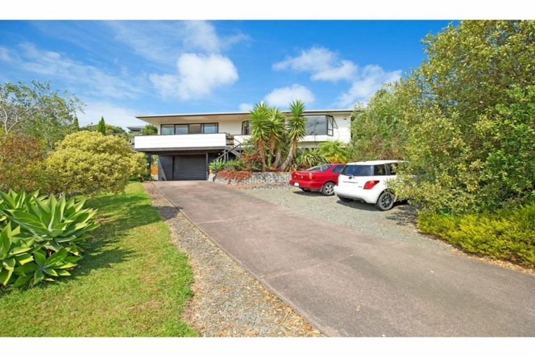 Photo of property in 115 Pacific Parade, Army Bay, Whangaparaoa, 0930
