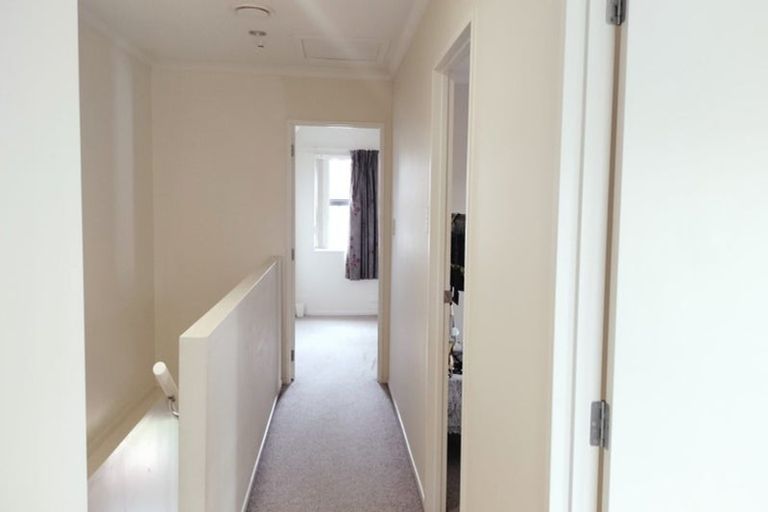 Photo of property in 18 Pyramid Place, Glen Eden, Auckland, 0602