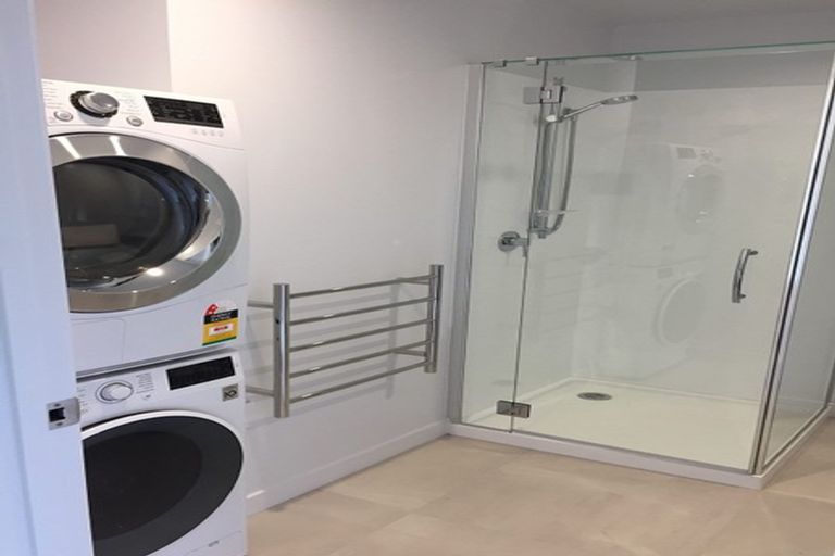 Photo of property in Frank Sargeson Apts, 104/74 Anzac Street, Takapuna, Auckland, 0622