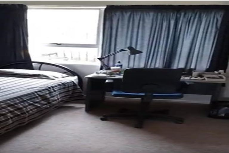 Photo of property in 2/4 Neptune Avenue, Beach Haven, Auckland, 0626