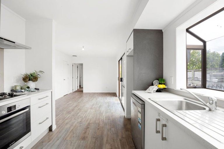 Photo of property in 32 Cromwell Drive, Fitzroy, Hamilton, 3206