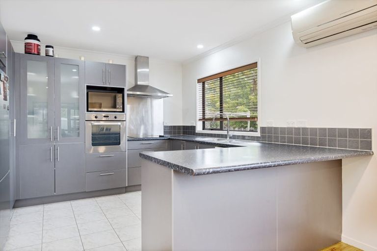 Photo of property in 15 Lake Panorama Drive, Henderson, Auckland, 0612