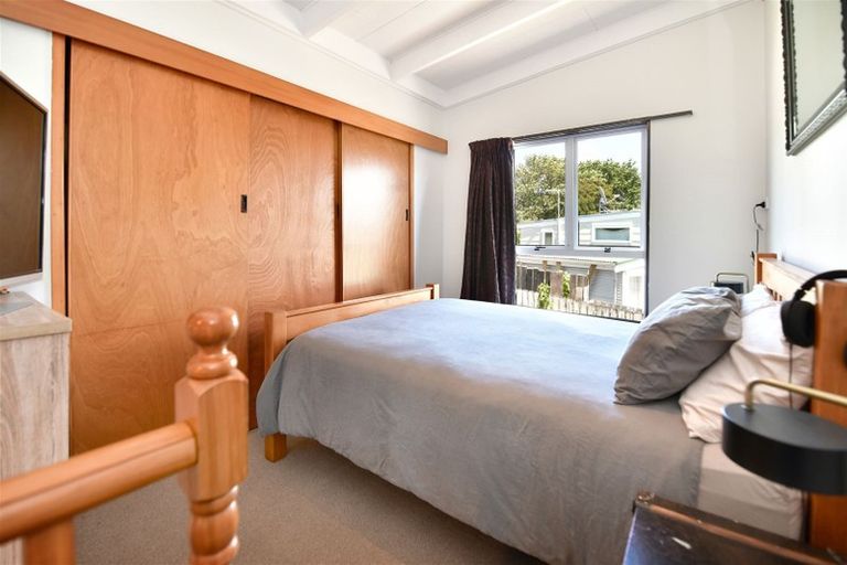 Photo of property in 31 Hammond Avenue, Hatfields Beach, Orewa, 0931