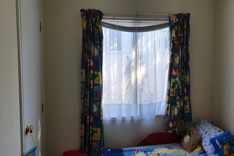 Photo of property in 4/25 Solveig Place, Randwick Park, Auckland, 2105