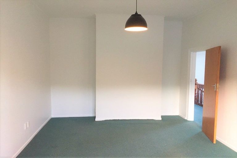 Photo of property in 2/45 Stanley Street, Berhampore, Wellington, 6023