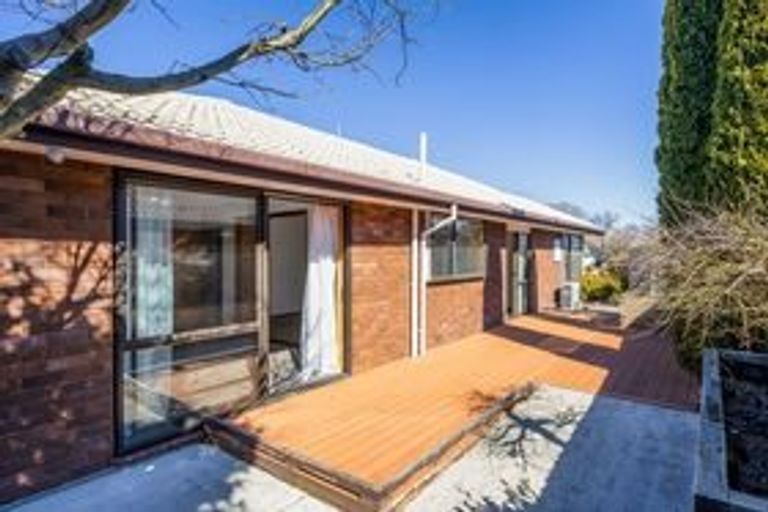 Photo of property in 2/12 Dumfries Drive, Hei Hei, Christchurch, 8042