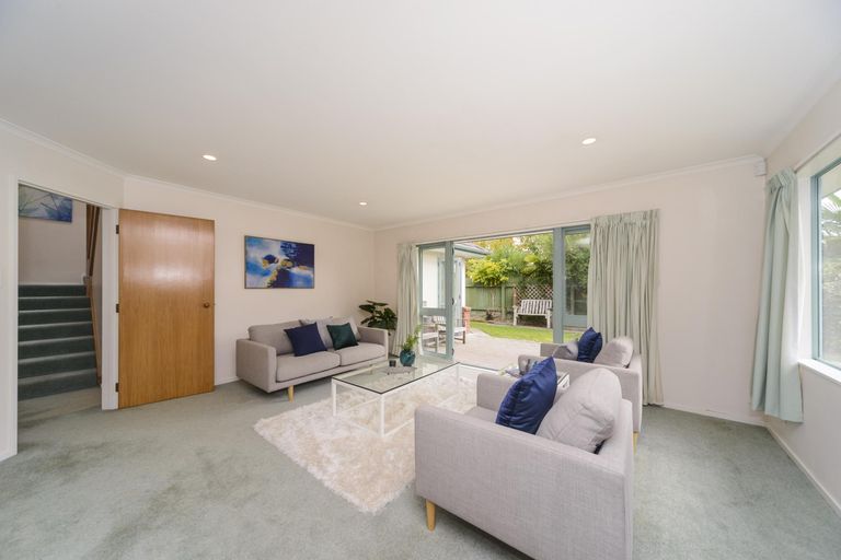 Photo of property in 3 Winston Avenue, Hokowhitu, Palmerston North, 4410