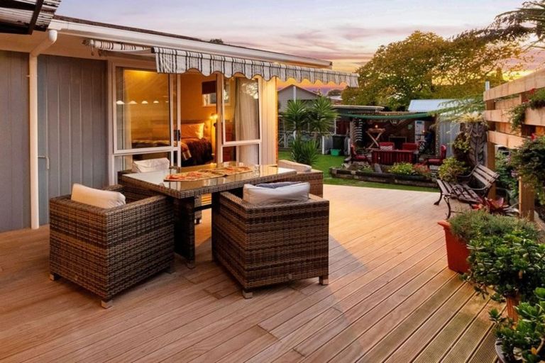 Photo of property in 9 Alf Walker Place, Papakura, 2110