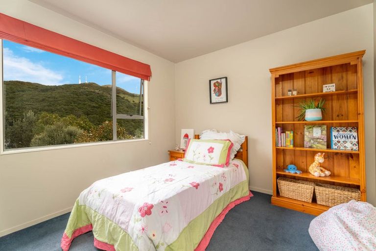 Photo of property in 2 Myers Grove, Churton Park, Wellington, 6037