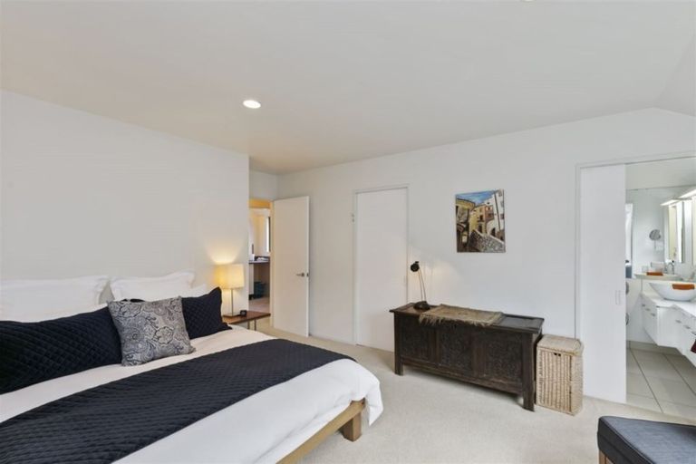 Photo of property in 19a Ngatoto Street, Khandallah, Wellington, 6035