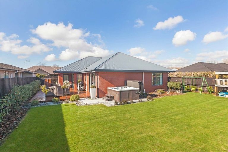 Photo of property in 16 Bayliss Close, Northwood, Christchurch, 8051