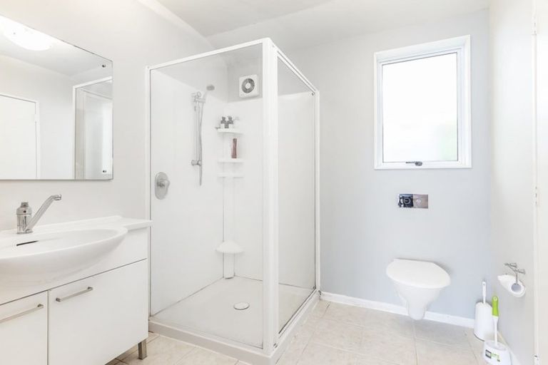 Photo of property in 32 Newport Terrace, Seatoun, Wellington, 6022