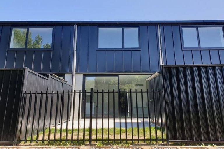 Photo of property in 41 Te Ara O Paetutu, Petone, Lower Hutt, 5012