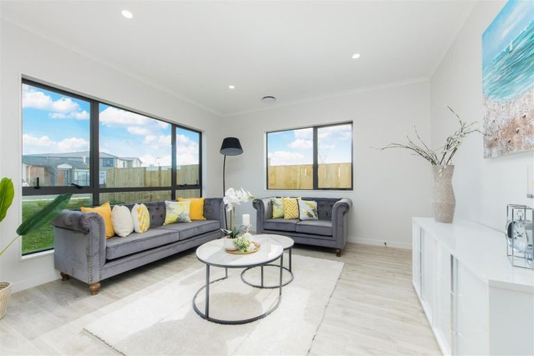 Photo of property in 45 Drumconnell Drive, Flat Bush, Auckland, 2019