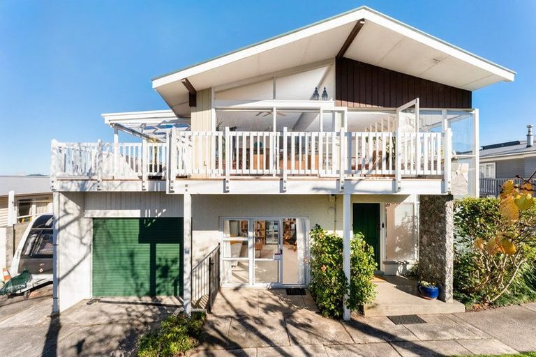 Photo of property in 15 Jaemont Avenue, Te Atatu South, Auckland, 0610