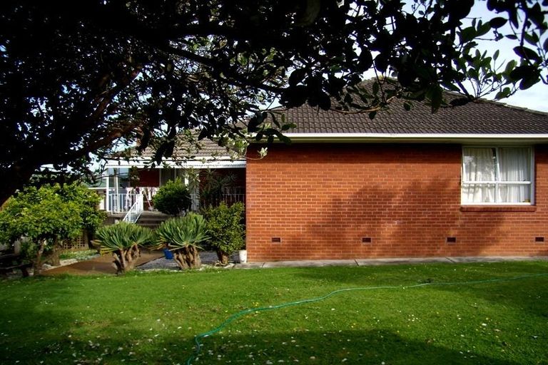 Photo of property in 20 Portadown Avenue, Pakuranga Heights, Auckland, 2010