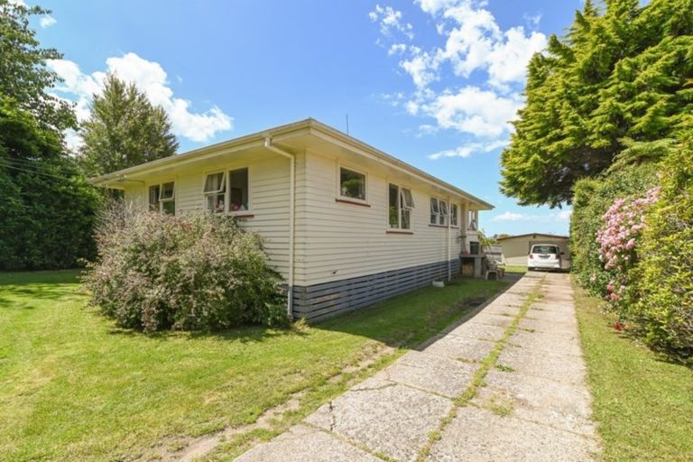 Photo of property in 27 Island View Road, Western Heights, Rotorua, 3015