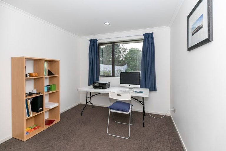 Photo of property in 17 Te Ironui Place, Huntington, Hamilton, 3210