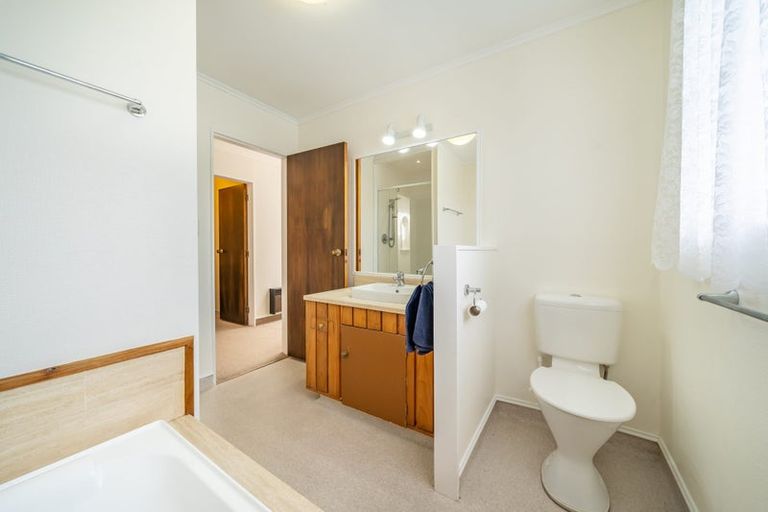 Photo of property in 11 Observatory Close, Whitby, Porirua, 5024
