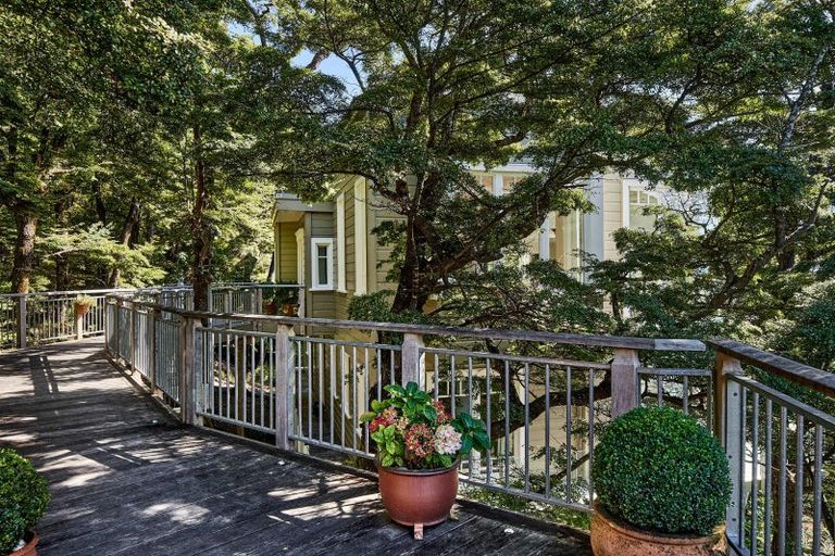 Photo of property in 18 Huia Road, Days Bay, Lower Hutt, 5013