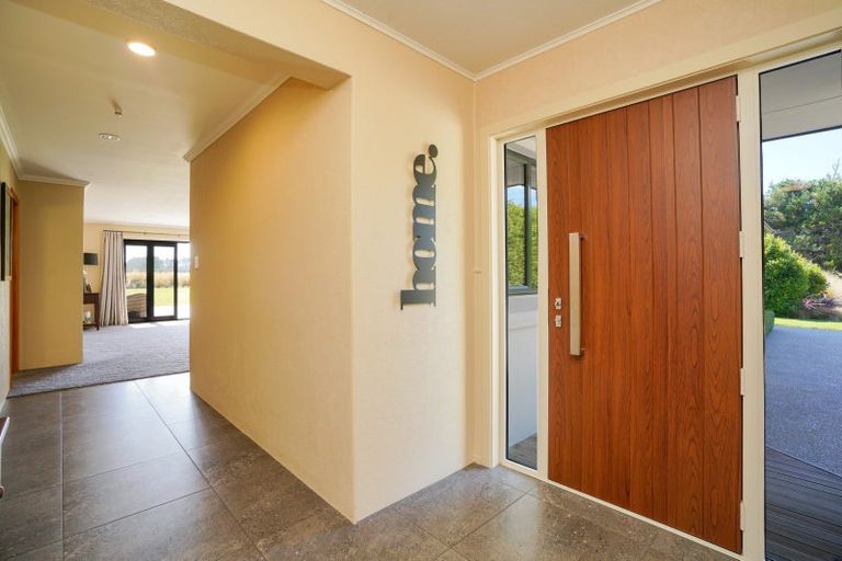 Photo of property in 98 Erskine Road, Otatara, Invercargill, 9879