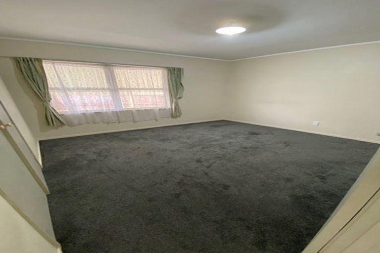 Photo of property in 300 Bucklands Beach Road, Bucklands Beach, Auckland, 2012
