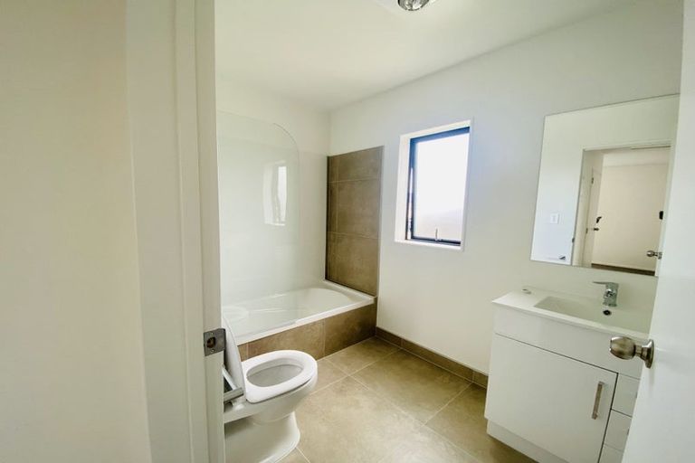 Photo of property in 26 Black Beech Crescent, Takanini, 2110