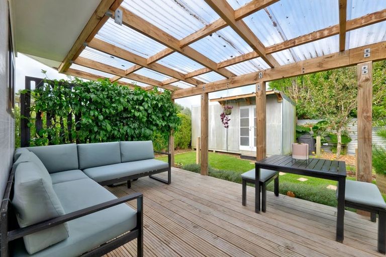 Photo of property in 16 Ponderosa Place, Opunake, 4616