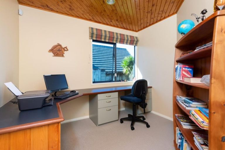 Photo of property in 42 Grantston Drive, Pyes Pa, Tauranga, 3112