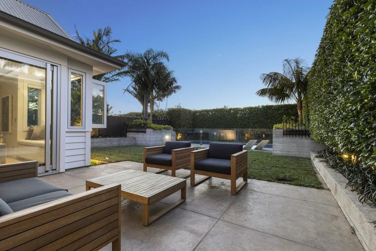 Photo of property in 7 Westmere Crescent, Westmere, Auckland, 1022