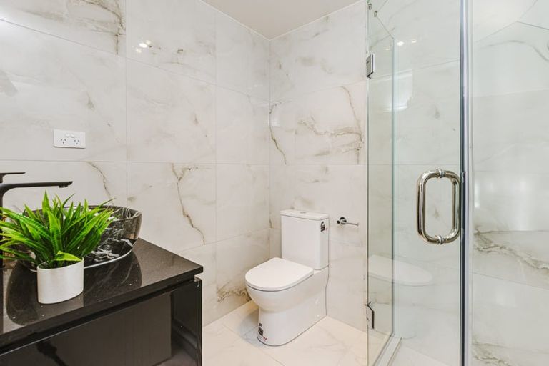 Photo of property in 76a Glenmore Road, Sunnyhills, Auckland, 2010