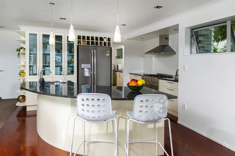 Photo of property in 1/40 Beulah Avenue, Rothesay Bay, Auckland, 0630