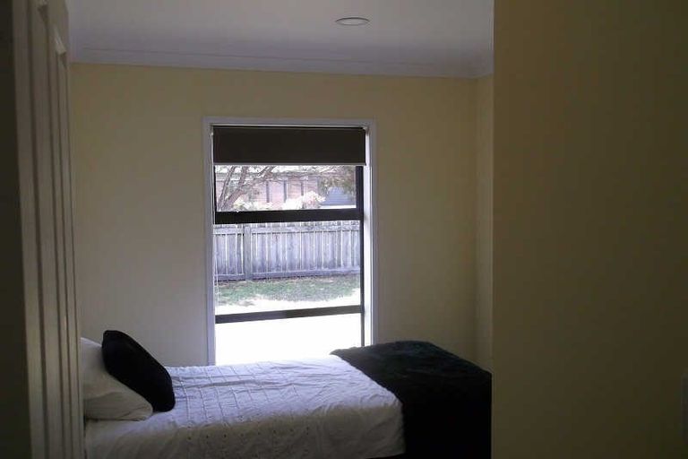 Photo of property in 1 Resolution Place, Marfell, New Plymouth, 4310