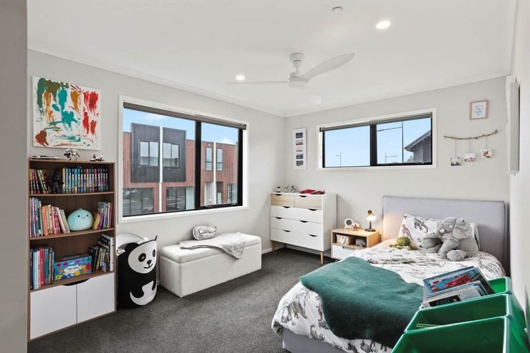 Photo of property in 6 Honowai Street, Kumeu, 0810
