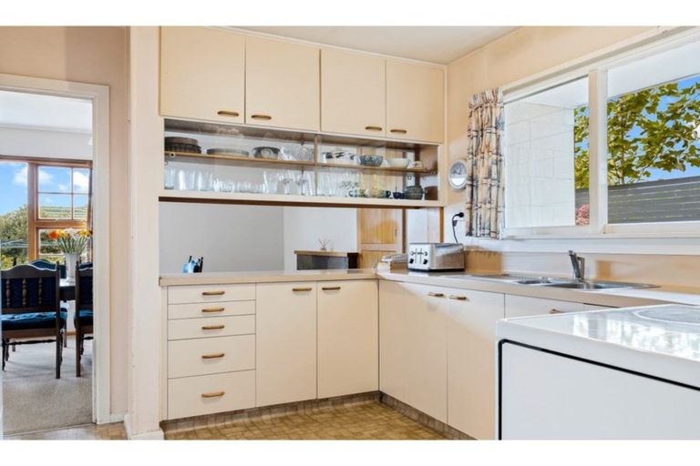 Photo of property in 7 Mirfield Place, Russley, Christchurch, 8042