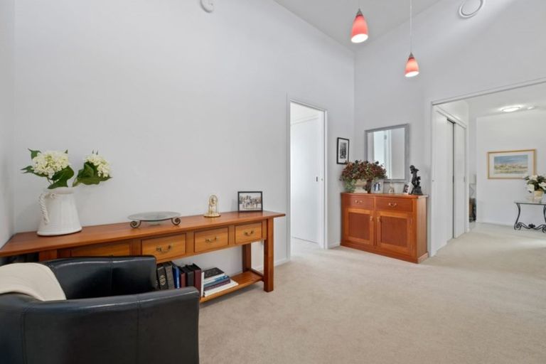 Photo of property in 5 Valley Crescent, Wanaka, 9305