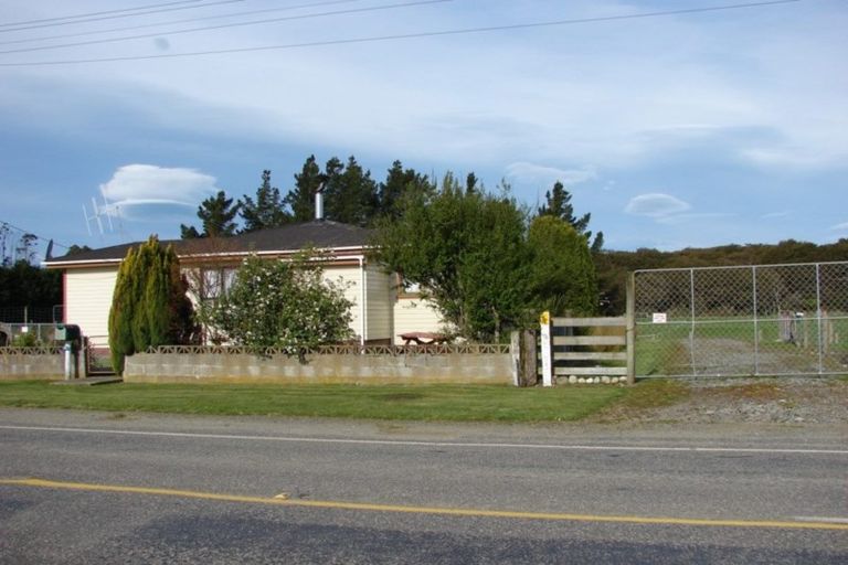 Photo of property in 36 Clifden Highway, Tuatapere, 9620