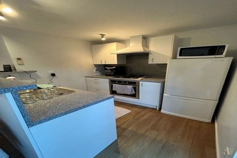 Photo of property in 124 Taylor Terrace, Tawa, Wellington, 5028