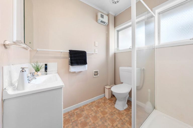 Photo of property in 4 The Anchorage, Sunnyhills, Auckland, 2010