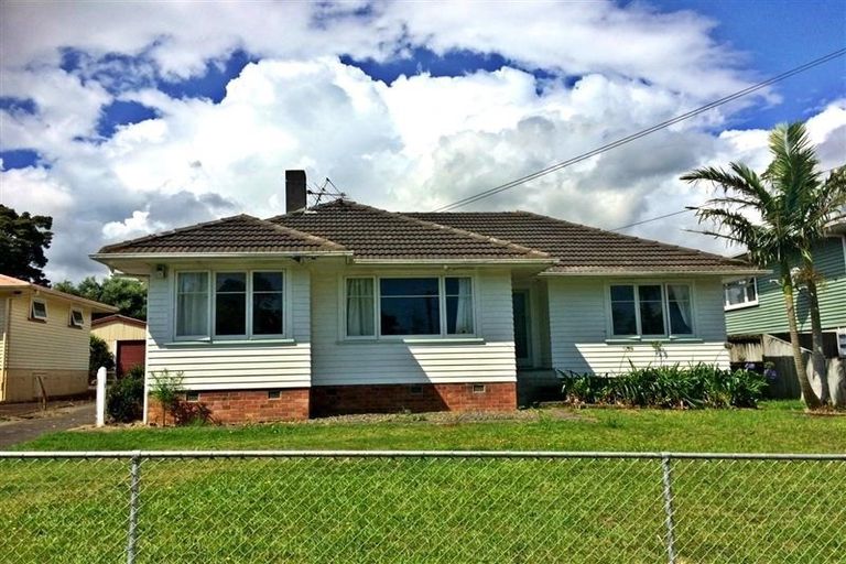 Photo of property in 6 Eddowes Street, Manurewa, Auckland, 2102