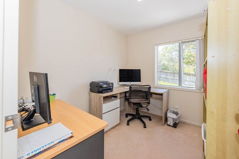 Photo of property in 7/78 Fernhill Way, Oteha, Auckland, 0632