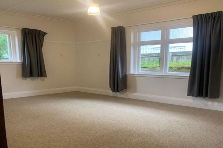 Photo of property in 74 Clyde Street, Island Bay, Wellington, 6023