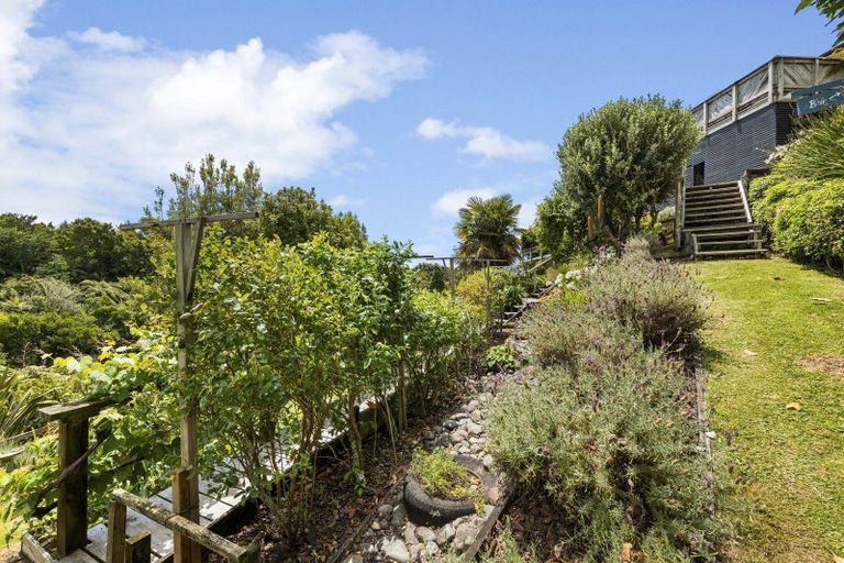 Photo of property in 203 Heta Road, Merrilands, New Plymouth, 4312