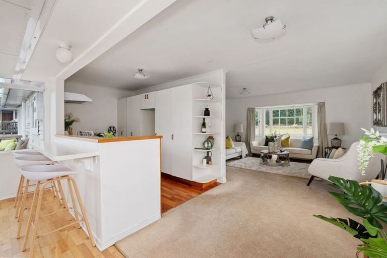 Photo of property in 127 Forrest Hill Road, Forrest Hill, Auckland, 0620