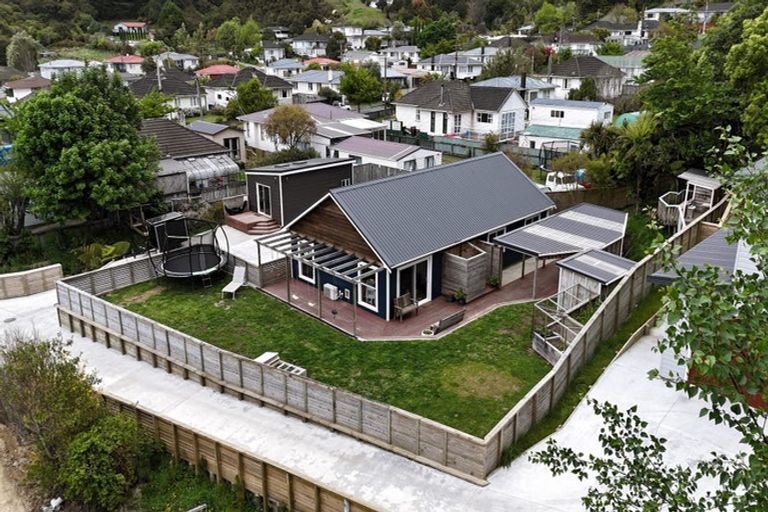 Photo of property in 46b Lees Grove, Wainuiomata, Lower Hutt, 5014