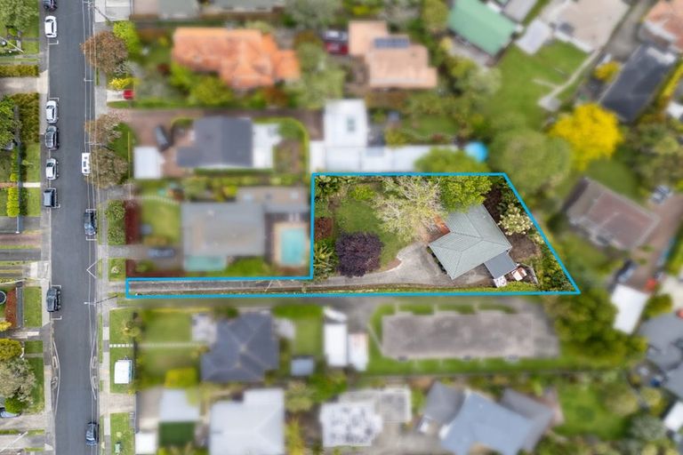 Photo of property in 16 Eversleigh Road, Belmont, Auckland, 0622